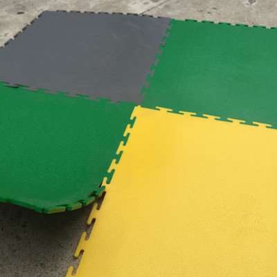 工業(yè)地板廠家 大小規(guī)格供應(yīng) 來色定做PVC塑膠地墊 鎖扣塑膠地板圖片_高清圖_細節(jié)圖-上海欣運塑膠制品 -